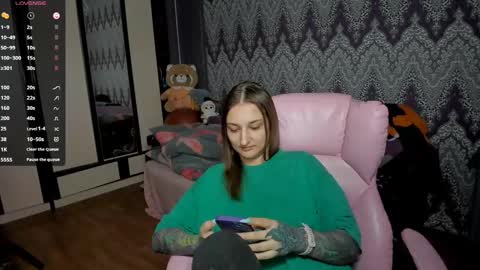 Snapshot of alexracc00n chatting on 12-09-24, 04:45 Alex online show from 12-09-24, 04:45