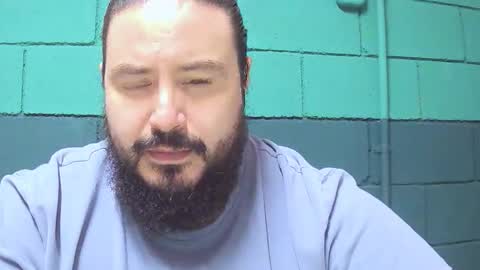 Snapshot of alextambet chatting on 05-12-26, 01:08 alextambet online show from 05-12-26, 01:08