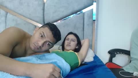 Snapshot of alexvsluisa chatting on 04-19-26, 06:10 alex y luisa online show from 04-19-26, 06:10