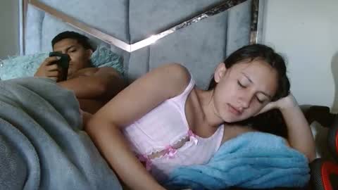 Snapshot of alexvsluisa chatting on 05-27-26, 03:09 alex y luisa online show from 05-27-26, 03:09