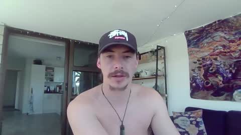 Snapshot of alexx1169 chatting on 01-02-25, 02:22 Alex online show from 01-02-25, 02:22