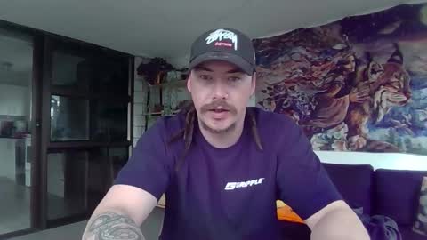 Snapshot of alexx1169 chatting on 10-18-25, 03:20 Alex online show from 10-18-25, 03:20