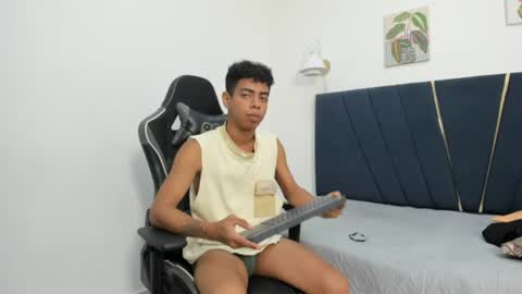 Snapshot of alexx_cum18 chatting on 06-10-26, 04:23 alexx_cum18 online show from 06-10-26, 04:23