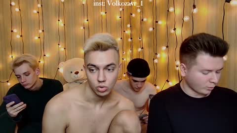 Snapshot of alexxx_d chatting on 12-13-24, 05:54 AlexDimaIgor online show from 12-13-24, 05:54