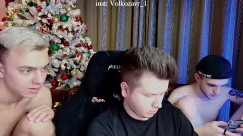 Snapshot of alexxx_d chatting on 12-22-24, 08:36 AlexDimaIgor online show from 12-22-24, 08:36