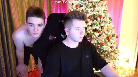 Snapshot of alexxx_d chatting on 01-07-25, 11:35 AlexDimaIgor online show from 01-07-25, 11:35