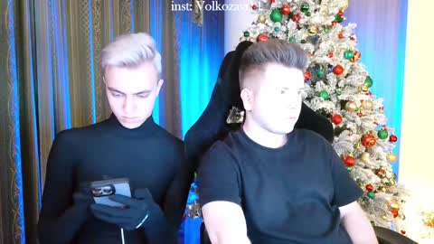 Snapshot of alexxx_d chatting on 01-09-25, 01:18 AlexDimaIgor online show from 01-09-25, 01:18