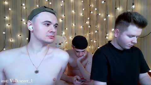 Snapshot of alexxx_d chatting on 02-01-25, 06:51 AlexDimaIgor online show from 02-01-25, 06:51