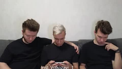 Snapshot of alexxx_d chatting on 09-08-25, 07:35 AlexDimaIgor online show from 09-08-25, 07:35