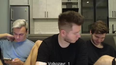 Snapshot of alexxx_d chatting on 10-01-25, 02:34 AlexDimaIgor online show from 10-01-25, 02:34