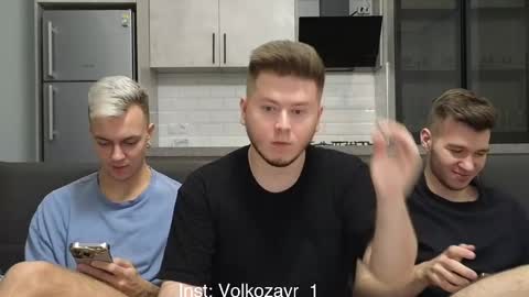 Snapshot of alexxx_d chatting on 10-15-25, 08:31 AlexDimaIgor online show from 10-15-25, 08:31