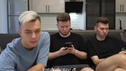 Snapshot of alexxx_d chatting on 10-19-25, 01:23 AlexDimaIgor online show from 10-19-25, 01:23