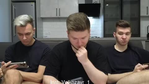 Snapshot of alexxx_d chatting on 10-21-25, 01:45 AlexDimaIgor online show from 10-21-25, 01:45