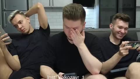 Snapshot of alexxx_d chatting on 10-22-25, 08:41 AlexDimaIgor online show from 10-22-25, 08:41