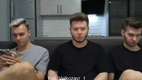 Snapshot of alexxx_d chatting on 10-25-25, 01:18 AlexDimaIgor online show from 10-25-25, 01:18