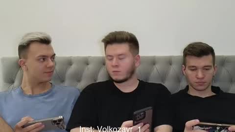 Snapshot of alexxx_d chatting on 10-27-25, 07:29 AlexDimaIgor online show from 10-27-25, 07:29