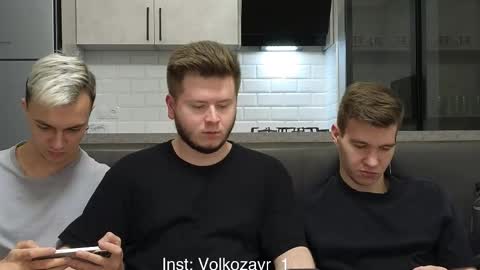 Snapshot of alexxx_d chatting on 11-03-25, 07:37 AlexDimaIgor online show from 11-03-25, 07:37