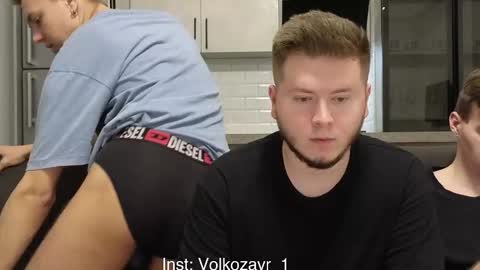 Snapshot of alexxx_d chatting on 11-14-25, 07:45 AlexDimaIgor online show from 11-14-25, 07:45