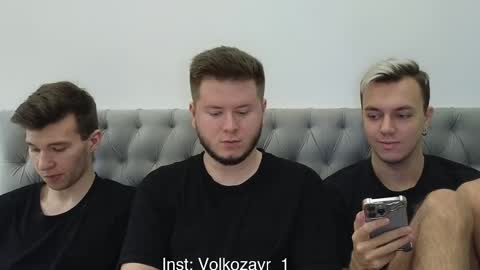 Snapshot of alexxx_d chatting on 11-18-25, 08:13 AlexDimaIgor online show from 11-18-25, 08:13