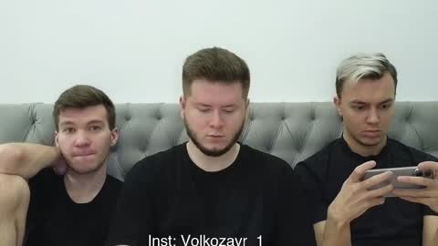 Snapshot of alexxx_d chatting on 11-19-25, 01:55 AlexDimaIgor online show from 11-19-25, 01:55