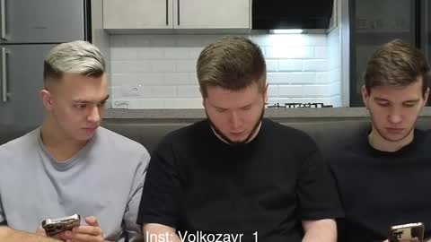 Snapshot of alexxx_d chatting on 11-24-25, 08:08 AlexDimaIgor online show from 11-24-25, 08:08