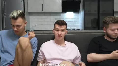 Snapshot of alexxx_d chatting on 11-26-25, 10:44 AlexDimaIgor online show from 11-26-25, 10:44