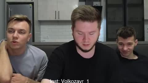 Snapshot of alexxx_d chatting on 12-01-25, 08:36 AlexDimaIgor online show from 12-01-25, 08:36