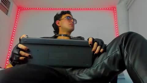 Snapshot of alexxx_savage chatting on 09-21-25, 04:03 Alexander online show from 09-21-25, 04:03