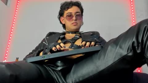 Snapshot of alexxx_savage chatting on 11-05-25, 04:23 Alexander online show from 11-05-25, 04:23