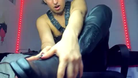 Snapshot of alexxx_savage chatting on 12-05-25, 02:20 Alexander online show from 12-05-25, 02:20