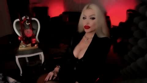 AlfaFemale online show from 12-20-24, 12:19