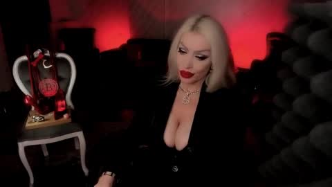 AlfaFemale online show from 12-20-24, 04:09