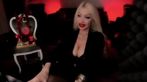 AlfaFemale online show from 12-20-24, 07:22