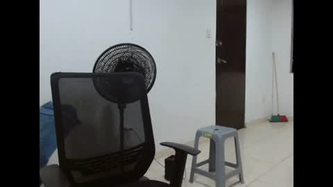 Snapshot of alfred_cantillo chatting on 06-30-26, 03:29 alfred_cantillo online show from 06-30-26, 03:29