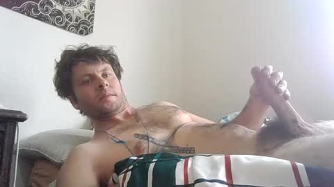 Snapshot of alfredkey14 chatting on 05-12-26, 05:32 alfredkey14 online show from 05-12-26, 05:32