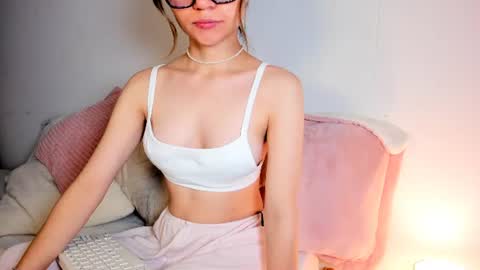 Hailey online show from 06-11-26, 06:22
