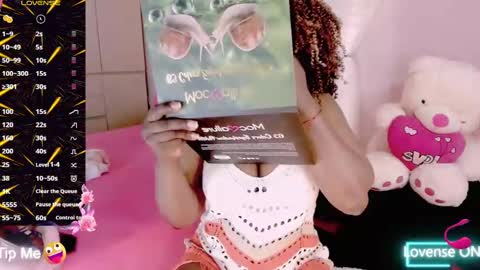 Snapshot of aliana_ross chatting on 02-18-25, 09:10 aliana_ross online show from 02-18-25, 09:10