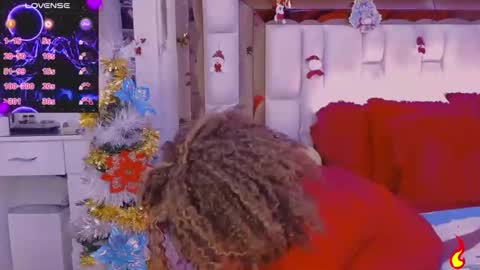 Snapshot of aliana_ross chatting on 11-28-25, 12:46 aliana_ross online show from 11-28-25, 12:46