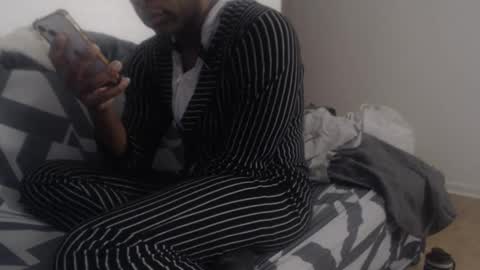 Snapshot of aliasallday chatting on 02-18-25, 01:21 Alias online show from 02-18-25, 01:21