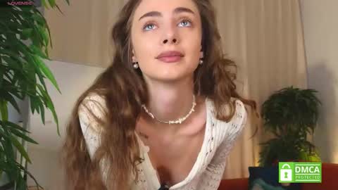 Snapshot of alicat_ chatting on 09-30-25, 03:33 Alicia online show from 09-30-25, 03:33