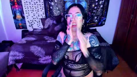 Snapshot of alice666f chatting on 04-25-26, 04:26 ALiCE ROSE online show from 04-25-26, 04:26