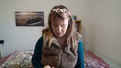 Alice online show from 03-08-25, 08:44