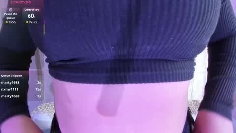 Snapshot of alice_26__ chatting on 11-24-25, 01:44 alice_26__ online show from 11-24-25, 01:44