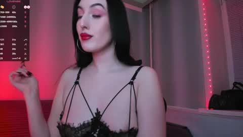Snapshot of alice___mistress chatting on 01-12-25, 10:54 Miss Alice online show from 01-12-25, 10:54