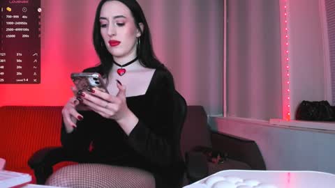Snapshot of alice___mistress chatting on 01-26-25, 02:45 Miss Alice online show from 01-26-25, 02:45