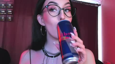 Snapshot of alice___mistress chatting on 03-05-25, 11:28 Miss Alice online show from 03-05-25, 11:28