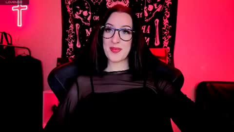 Snapshot of alice___mistress chatting on 06-13-26, 09:35 Miss Alice online show from 06-13-26, 09:35
