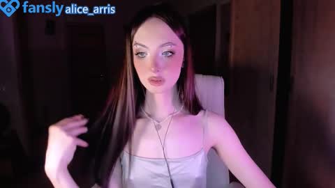 Snapshot of alice__aris chatting on 10-25-25, 02:13 Alice Aris online show from 10-25-25, 02:13