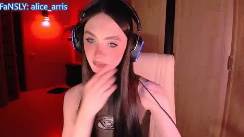 Snapshot of alice__aris chatting on 04-29-26, 06:47 Alice Aris online show from 04-29-26, 06:47