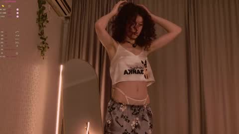 Snapshot of alice__grace_ chatting on 05-07-26, 11:10 your Alice online show from 05-07-26, 11:10